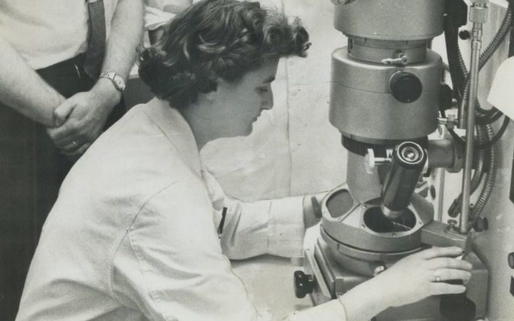 June Almeida: la madre de la vacuna del coronavirus