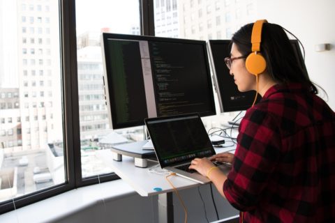 mujer programadora